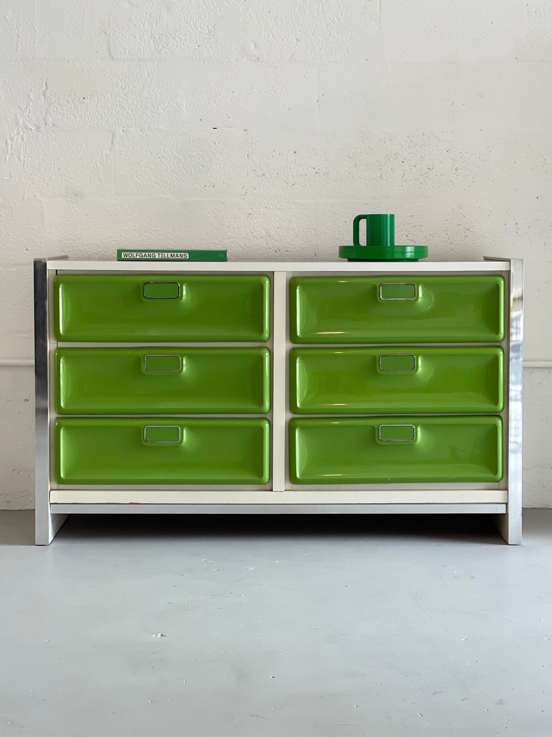 1970s Green Space Age 6-Drawer Dresser Primaried Studio 1970s Green Space Age 6-Drawer Dresser Primaried Studio