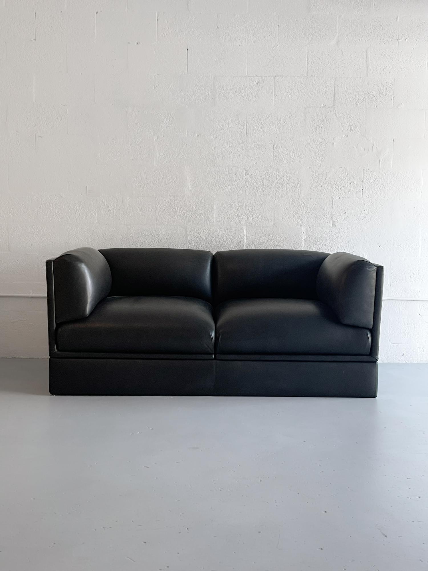 1990s Chunky Black Leather Sofa – Primaried Studio