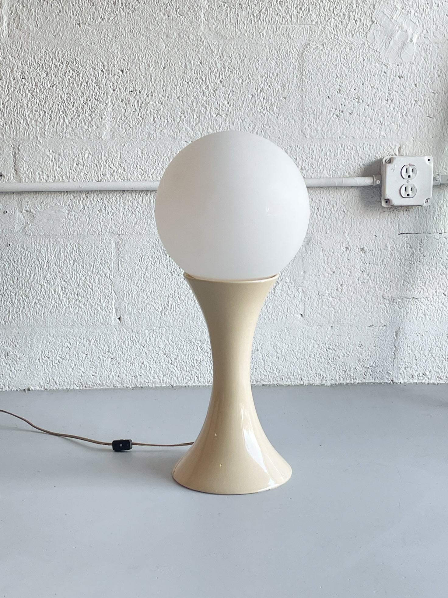 1980s Cream Ceramic Orb Lamp