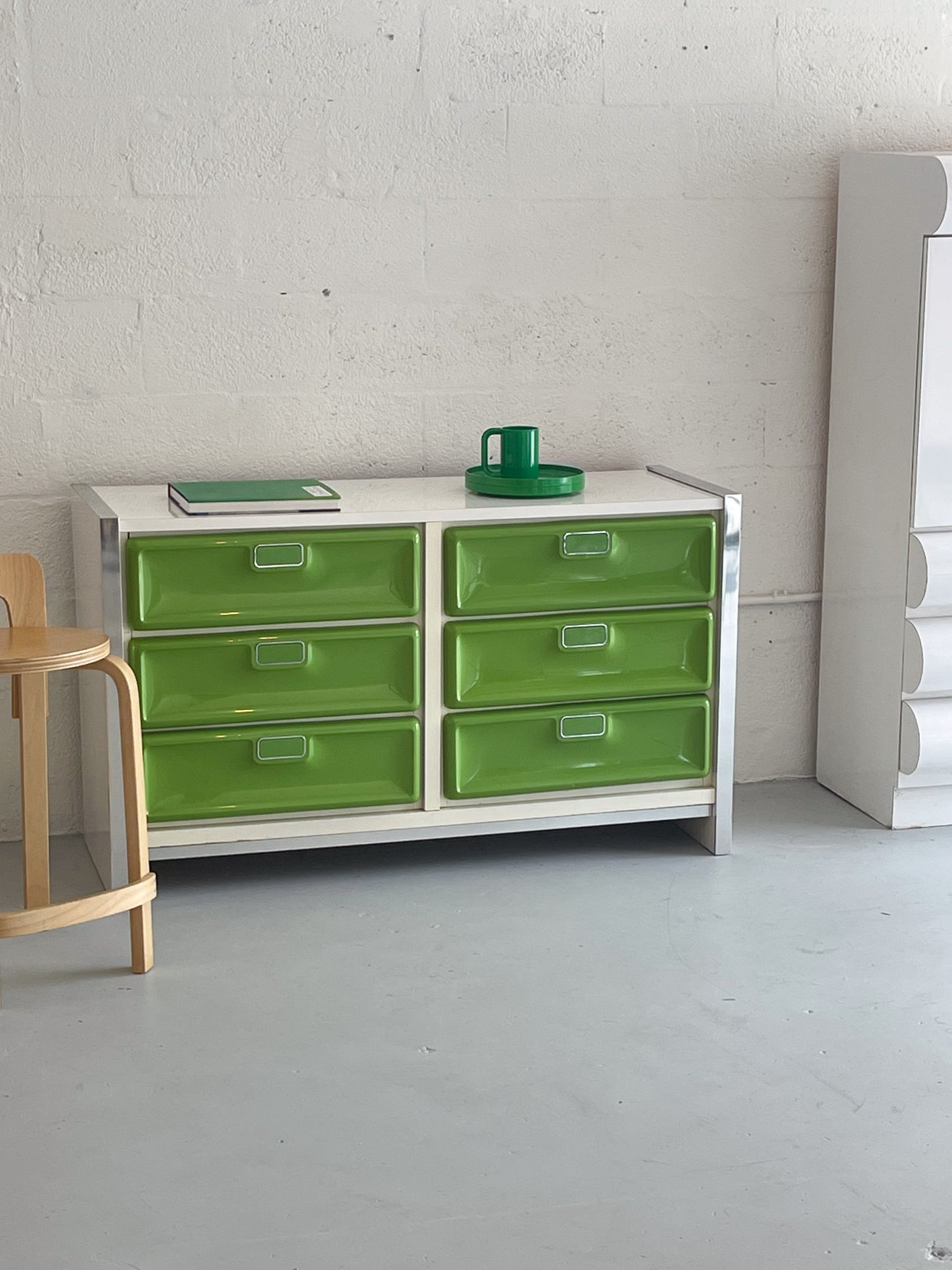 1970s Green Space Age 6-Drawer Dresser Primaried Studio 1970s Green Space Age 6-Drawer Dresser Primaried Studio