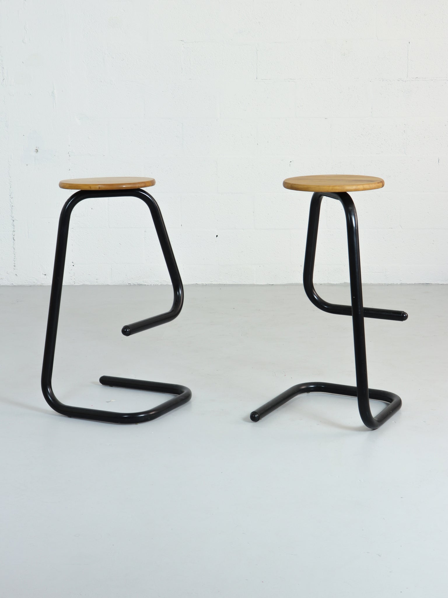 Paperclip K700 Counter Stools