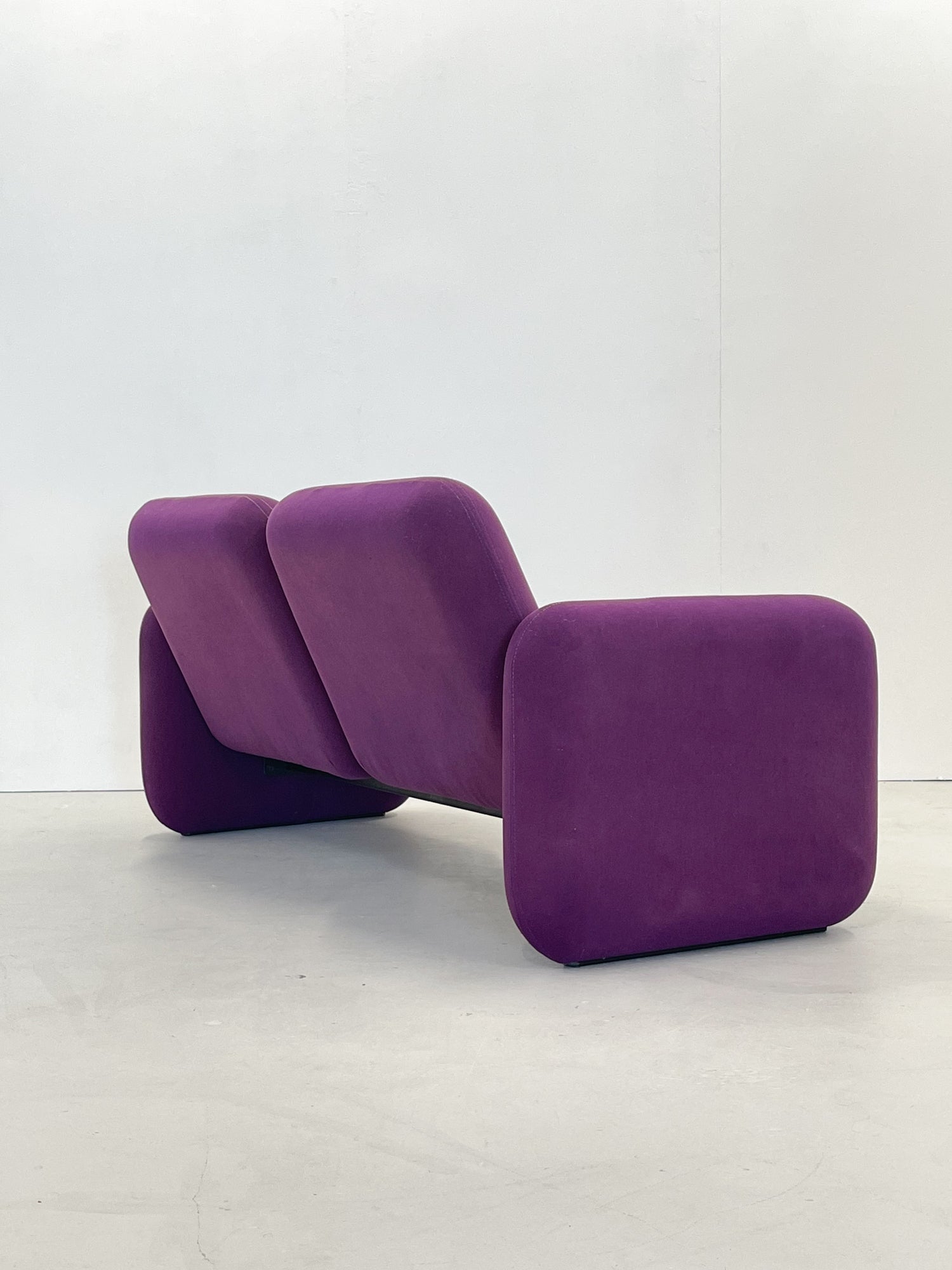 1970s 2-Seater Purple Chiclet Sofa by Ray Wilkes for Herman Miller