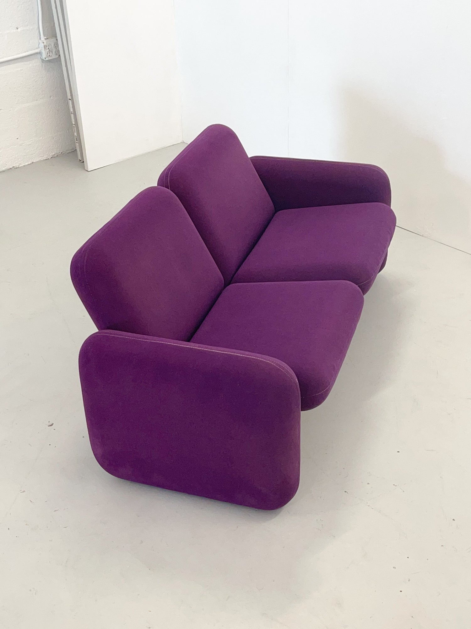 1970s 2-Seater Purple Chiclet Sofa by Ray Wilkes for Herman Miller