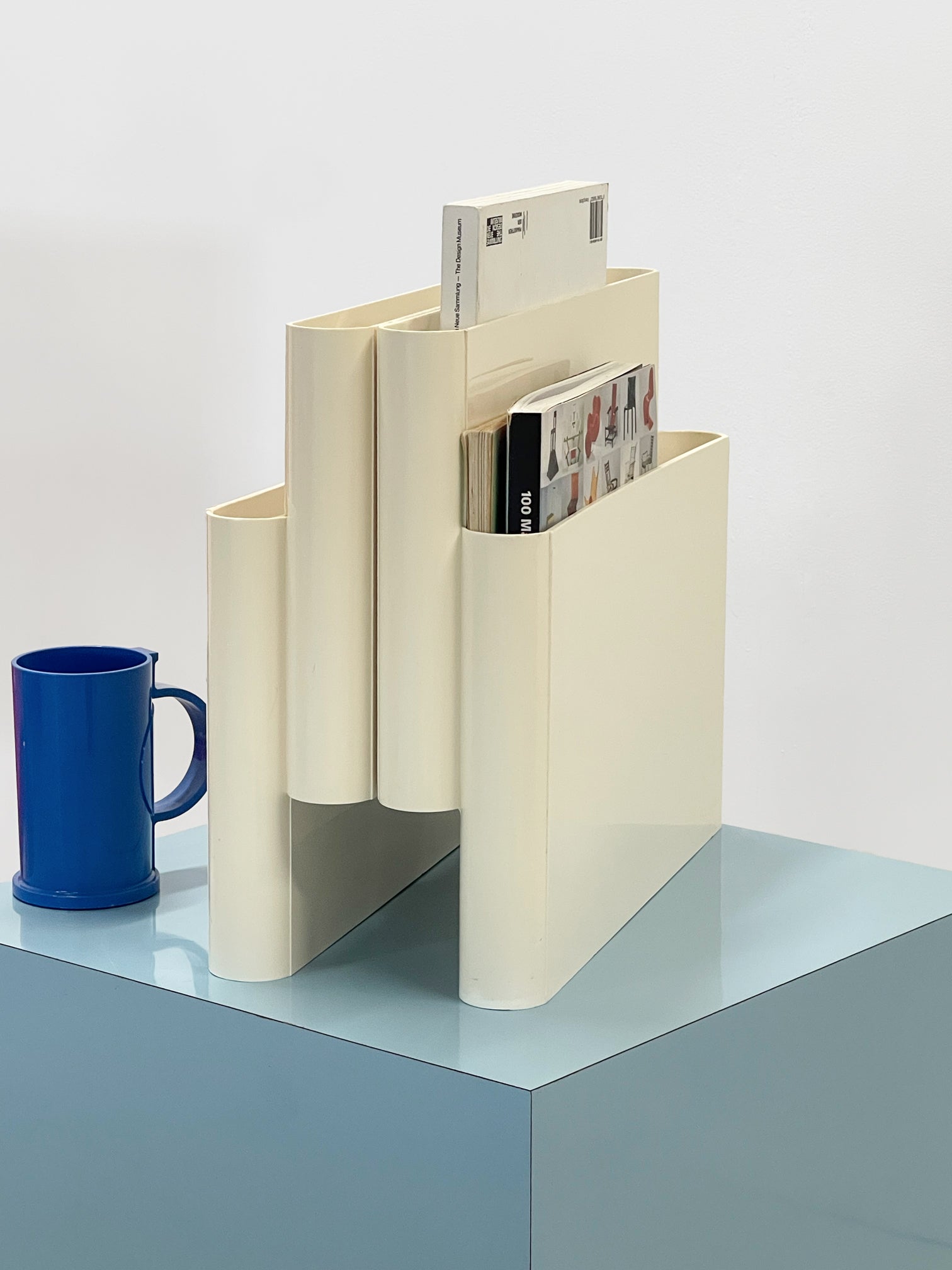 2-Tiered Off-White Magazine Rack by Giotto Stoppino for Kartell